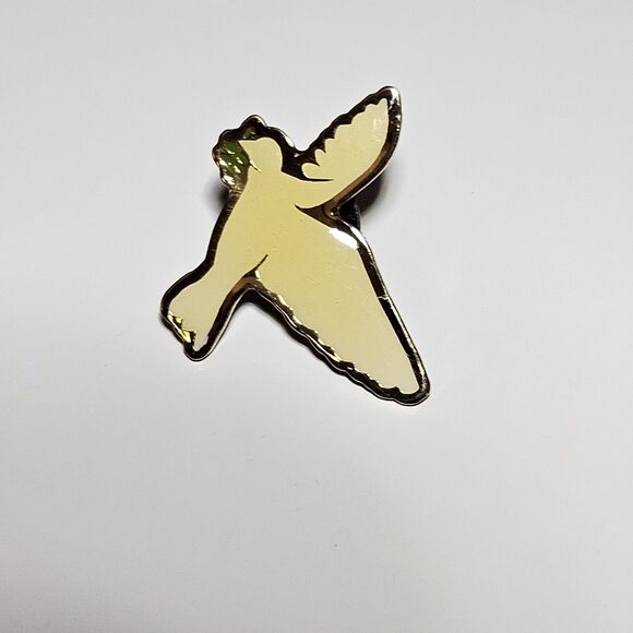 Vintage Gold Tone Cream Enamel Peace Dove With Green Pin Lapel - Picture 9 of 10